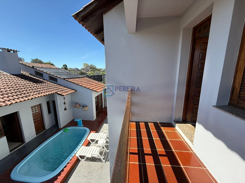 Casa 03 dormitórios com piscina: 45ª foto da galeria de imagens do imóvel