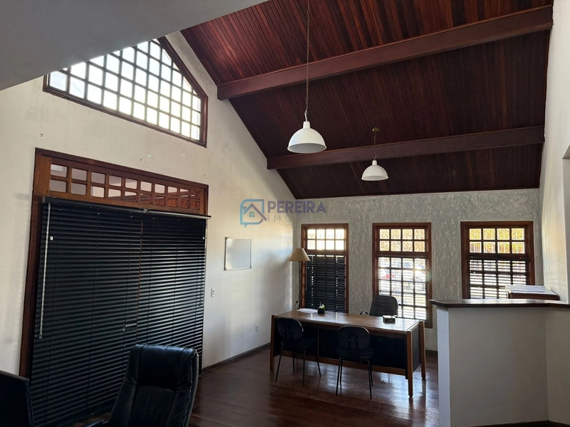 Casa 03 dormitórios com piscina: 12ª foto da galeria de imagens do imóvel
