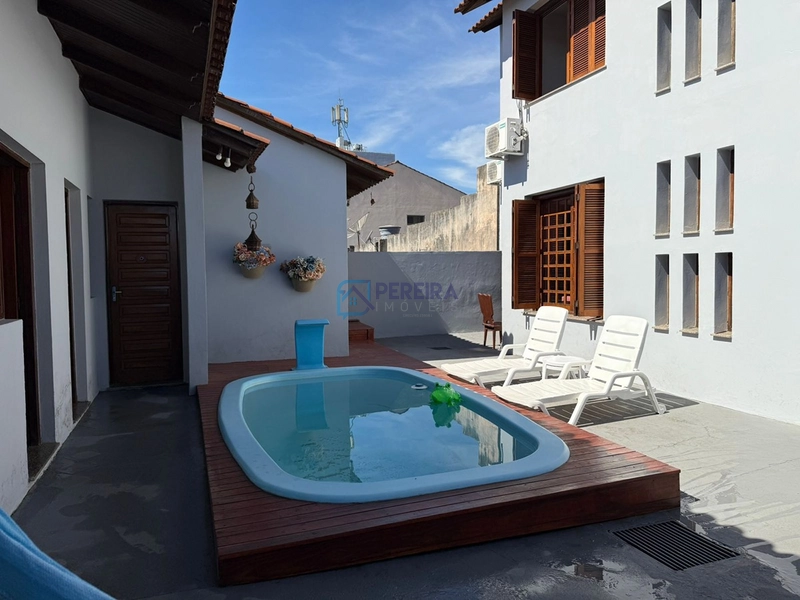 Casa 03 dormitórios com piscina: 62ª foto da galeria de imagens do imóvel