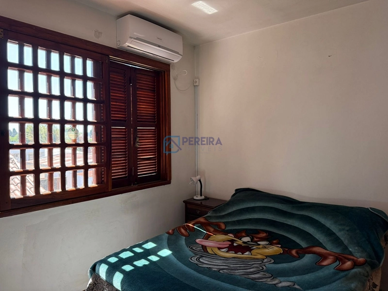 Casa 03 dormitórios com piscina: 31ª foto da galeria de imagens do imóvel