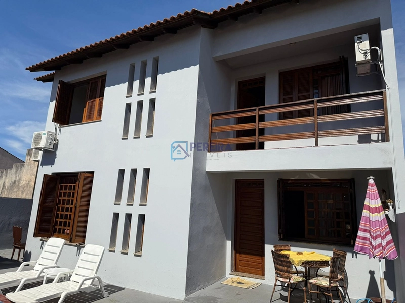 Casa 03 dormitórios com piscina: 58ª foto da galeria de imagens do imóvel