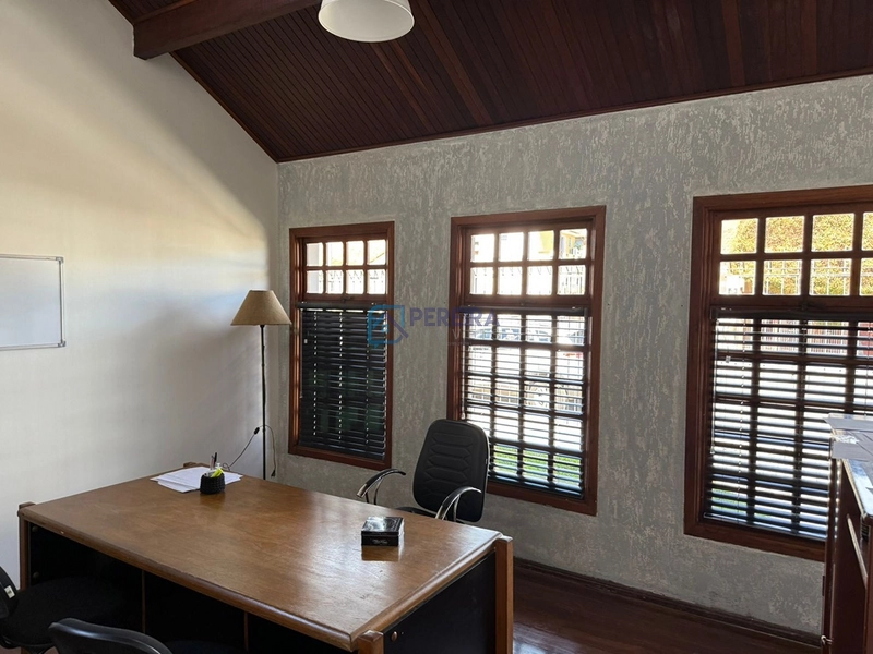 Casa 03 dormitórios com piscina: 13ª foto da galeria de imagens do imóvel