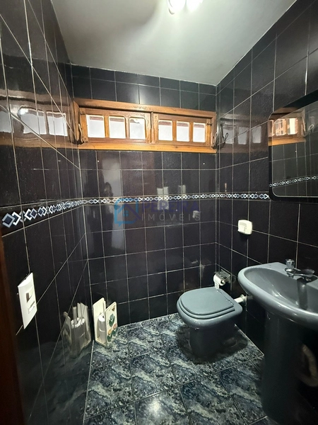 Casa 03 dormitórios com piscina: 36ª foto da galeria de imagens do imóvel