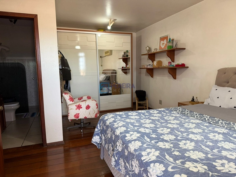 Casa 03 dormitórios com piscina: 28ª foto da galeria de imagens do imóvel