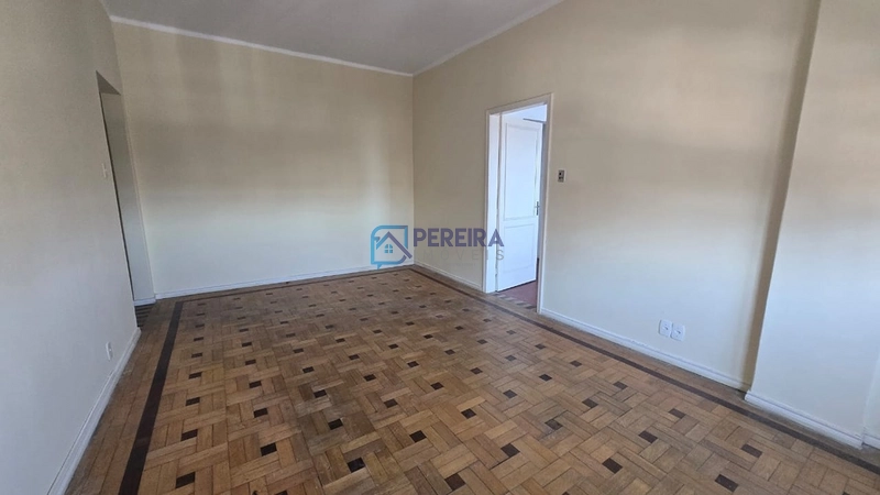 Apartamento central com 02 dormitórios: 2ª foto da galeria de imagens do imóvel