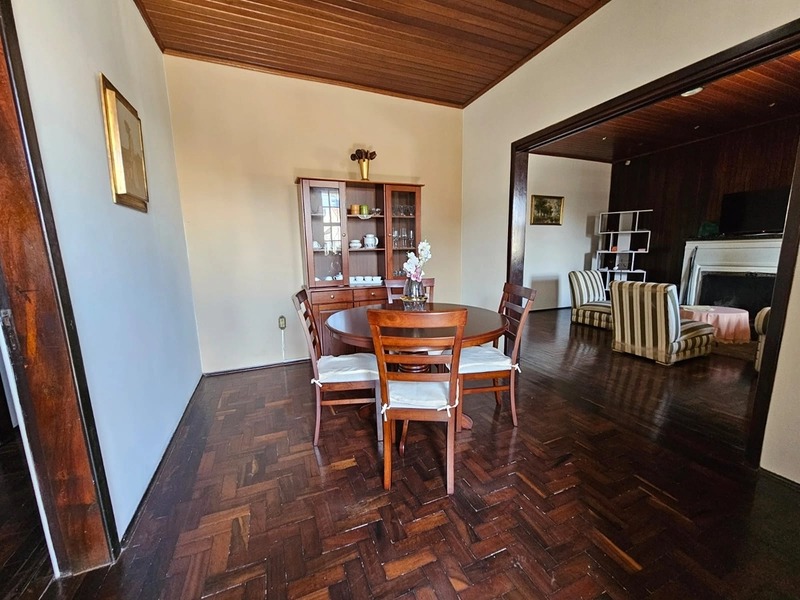 Casa de 03 dormitórios no Centro.: 3ª foto da galeria de imagens do imóvel