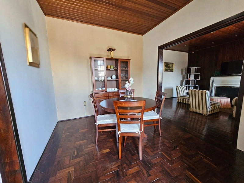 Casa de 03 dormitórios no Centro.: 2ª foto da galeria de imagens do imóvel