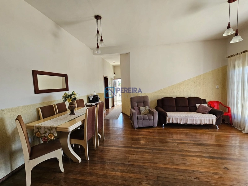 Casa de 04 dormitórios: 9ª foto da galeria de imagens do imóvel