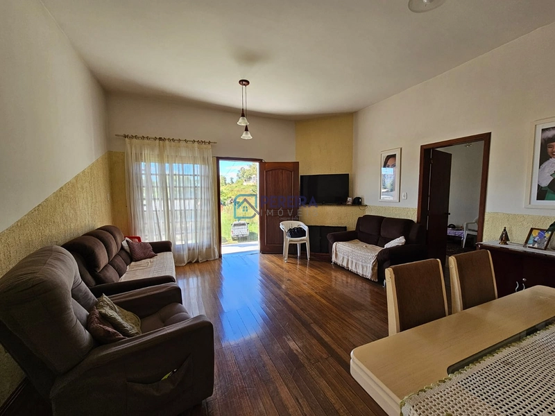 Casa de 04 dormitórios: 7ª foto da galeria de imagens do imóvel