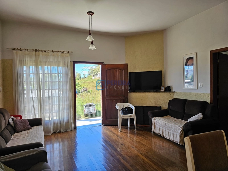 Casa de 04 dormitórios: 8ª foto da galeria de imagens do imóvel