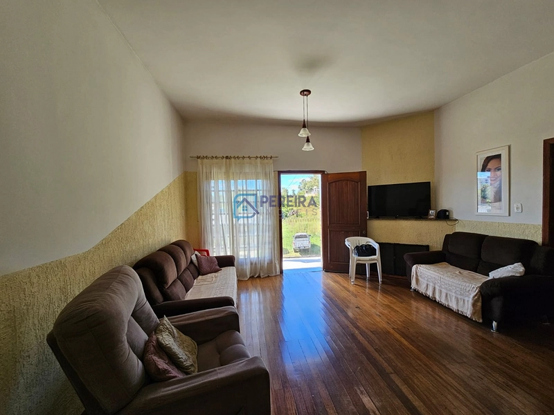 Casa de 04 dormitórios: 6ª foto da galeria de imagens do imóvel