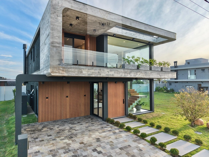 EXCLUSIVIDADE E SOFISTICAÇÃO COM QUATRO SUÍTES E PISCINA EM CONDOMÍNIO A BEIRA MAR: 1ª foto da galeria de imagens do imóvel