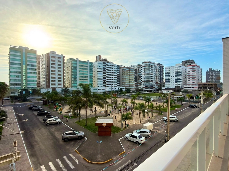 APARTAMENTO COM TERRAÇO EM FRENTE À PRAÇA: 9ª foto da galeria de imagens do imóvel