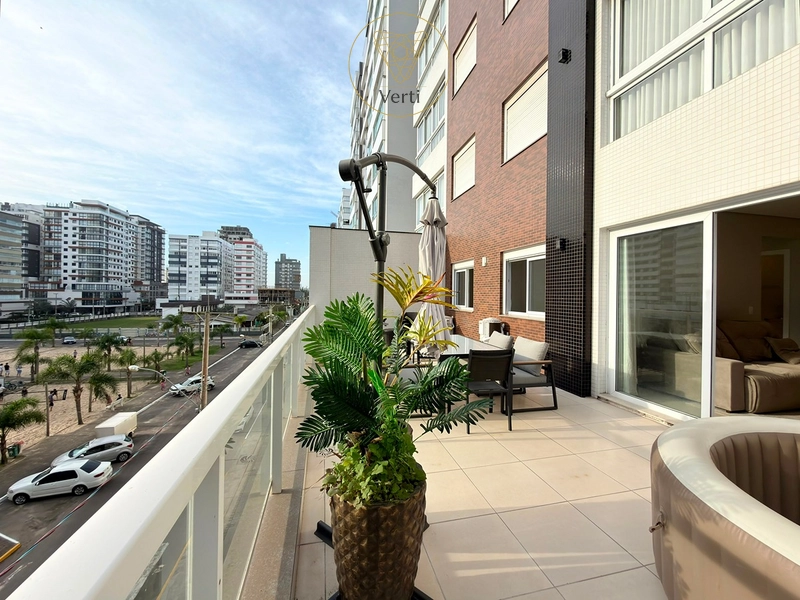 APARTAMENTO COM TERRAÇO EM FRENTE À PRAÇA: 7ª foto da galeria de imagens do imóvel