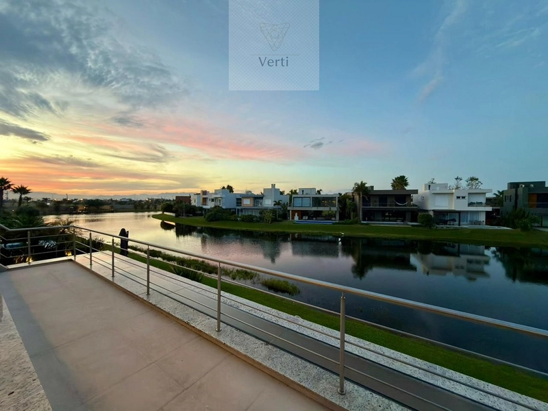 SOBRADO DE ALTO PADRÃO BEIRA LAGO NO CONDOMÍNIO ENSEADA: 6ª foto da galeria de imagens do imóvel