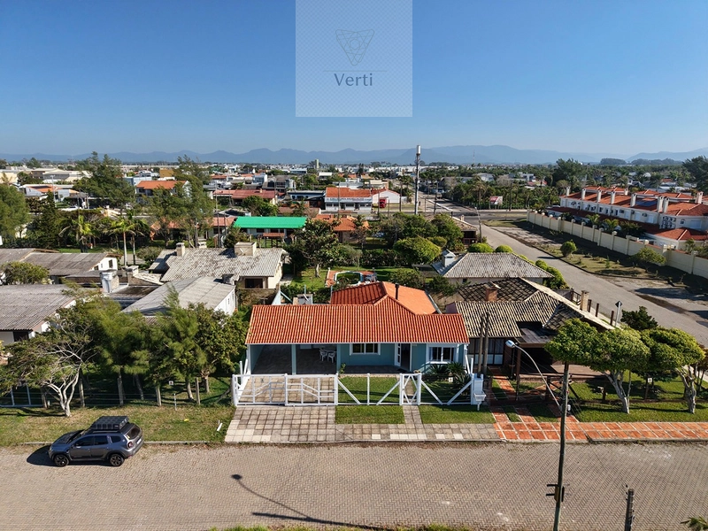CASA MOBILIADA COM 3 DORMITÓRIOS FRENTE LESTE : 2ª foto da galeria de imagens do imóvel