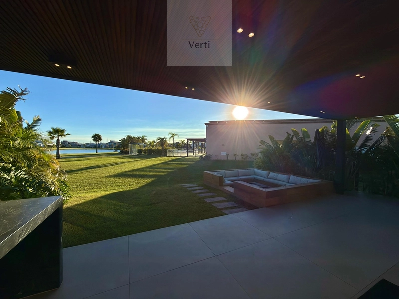 SOBRADO DE ALTO PADRÃO COM VISTA PARA O LAGO E PÔR DO SOL EM XANGRI-LÁ: 4ª foto da galeria de imagens do imóvel