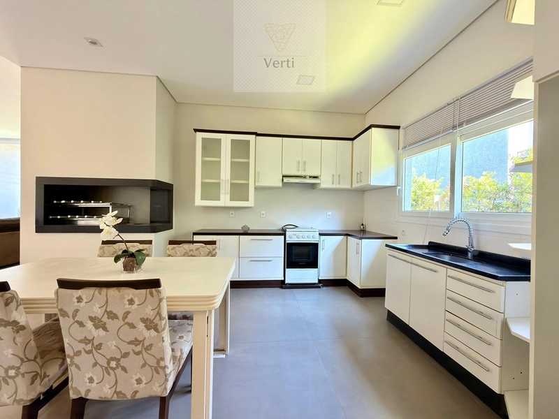 CASA DIFERENCIADA COM 03 SUÍTES EM CONDOMÍNIO DE ALTO PADRÃO: 6ª foto da galeria de imagens do imóvel