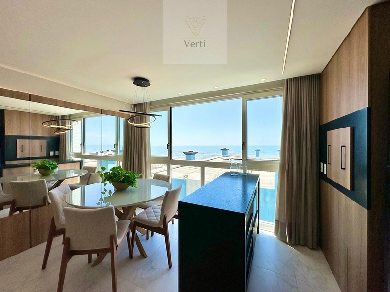 APARTAMENTO COM VISTA PARA O MAR E SACADA COM CHURRASQUEIRA : 4ª foto da galeria de imagens do imóvel