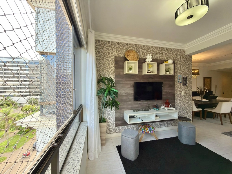 APARTAMENTO À VENDA NO BAIRRO NAVEGANTES, DE FRENTE PARA PRAÇA: 1ª foto da galeria de imagens do imóvel