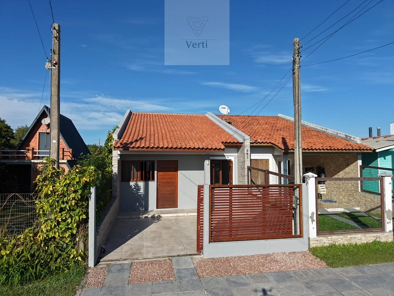 CASA GEMINADA REPAGINADA COM 3 DORMITÓRIOS E EXCELENTE POSIÇÃO SOLAR NO BAIRRO GUARANI: 1ª foto da galeria de imagens do imóvel
