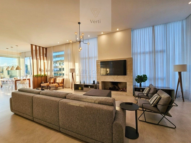 LInda casa 4 suites mobiliada e decorada : 3ª foto da galeria de imagens do imóvel