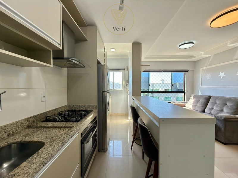 APARTAMENTO MOBILIADO E DECORADO DE FRENTE PARA A PRAÇA: 9ª foto da galeria de imagens do imóvel