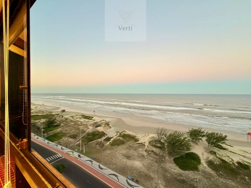 APARTAMENTO LUXUOSO À BEIRA-MAR COM VISTA DEFINITIVA: 1ª foto da galeria de imagens do imóvel