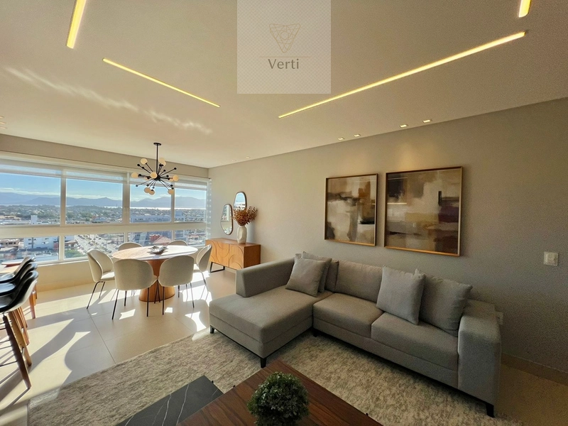 Finamente mobiliado e decorado com vista eterna para a serra: 3ª foto da galeria de imagens do imóvel