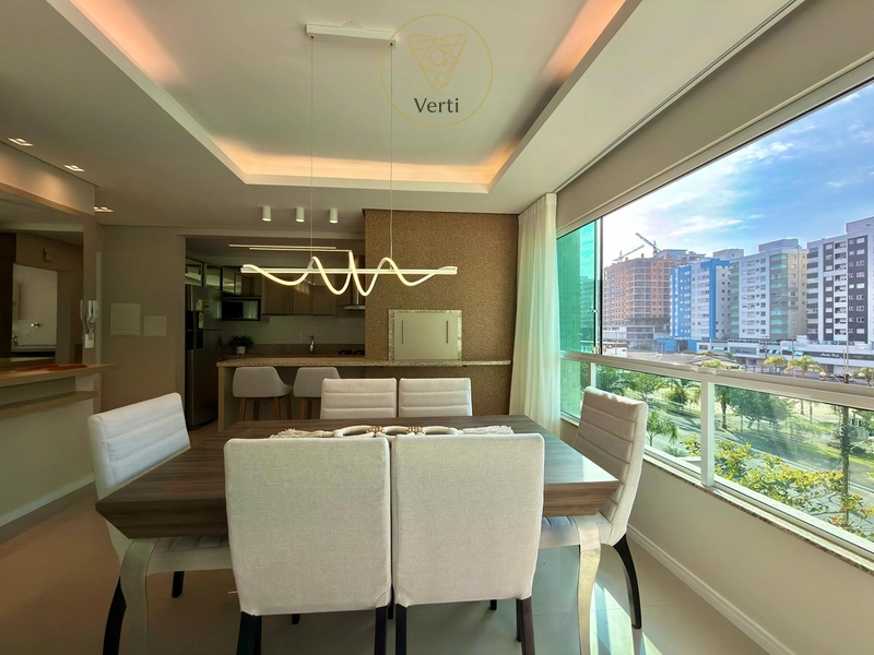 APARTAMENTO MOBILIADO COM SACADA DE FRENTE PARA A PRAÇA EM CAPÃO DA CANOA: 10ª foto da galeria de imagens do imóvel