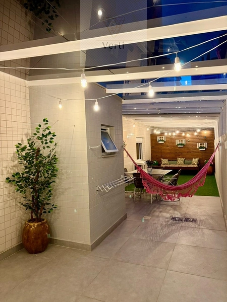 VIVA A EXPERIÊNCIA DE MORAR A UMA QUADRA DO MAR!: 3ª foto da galeria de imagens do imóvel