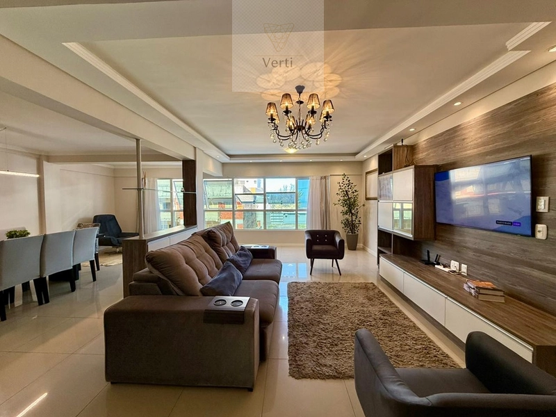 VIVA A EXPERIÊNCIA DE MORAR A UMA QUADRA DO MAR!: 1ª foto da galeria de imagens do imóvel