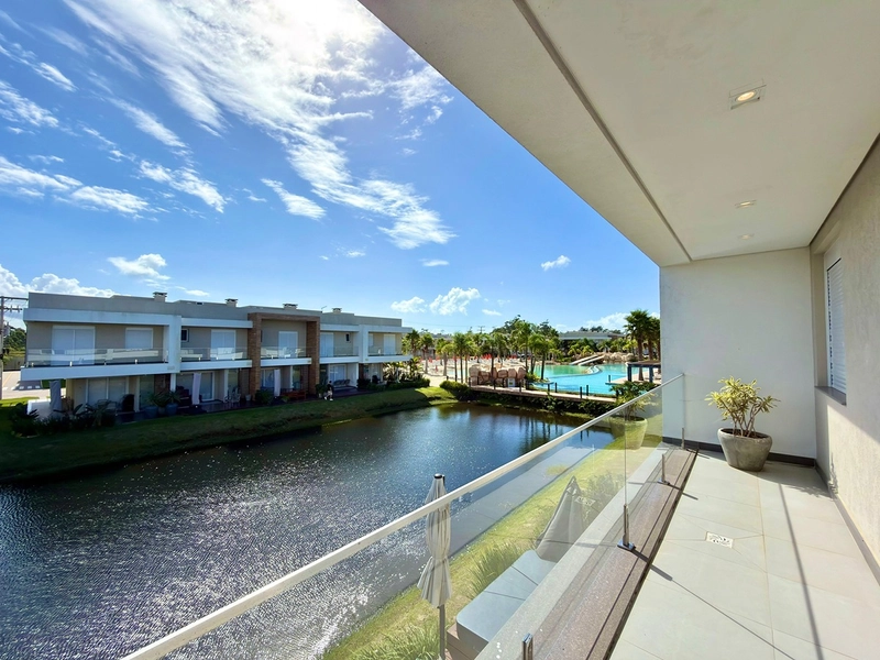 SOBRADO DE ESQUINA, BEIRA LAGO, JUNTO AO CLUBE : 8ª foto da galeria de imagens do imóvel