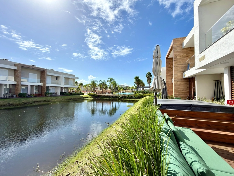 SOBRADO DE ESQUINA, BEIRA LAGO, JUNTO AO CLUBE : 6ª foto da galeria de imagens do imóvel