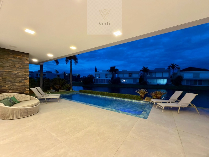 LUXO E EXCLUSIVIDADE Á BEIRA LAGO NO ENSEADA: 4ª foto da galeria de imagens do imóvel