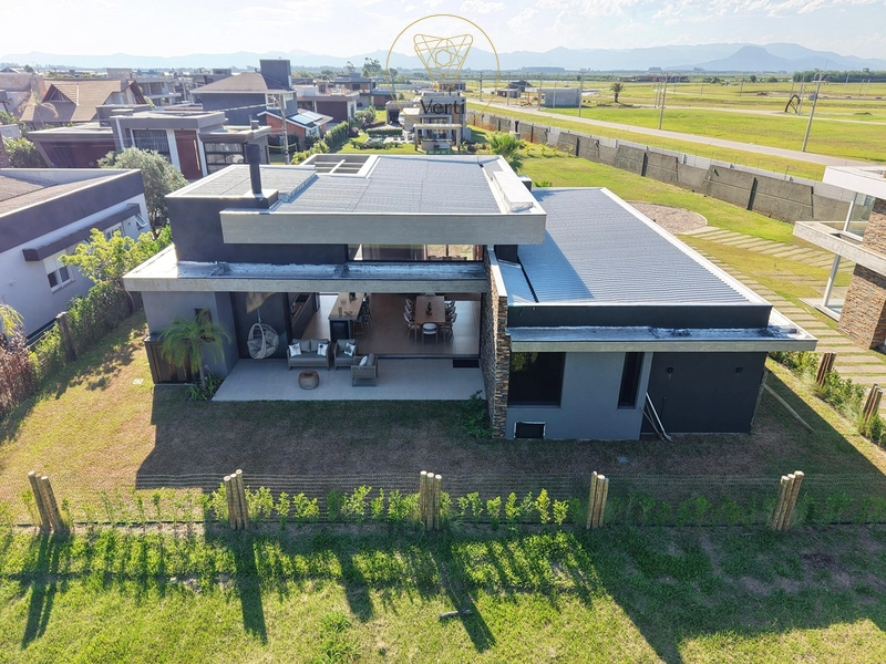 CASA MOBILIADA E DECORADA COM 4 SUÍTES: 10ª foto da galeria de imagens do imóvel
