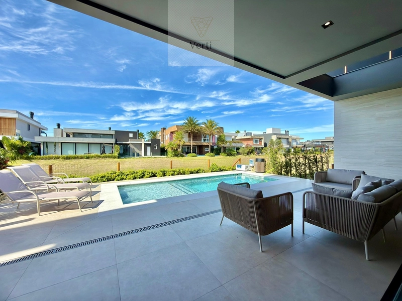 • CASA PREMIUM COM PÉ-DIREITO DUPLO E PISCINA AQUECIDA: 7ª foto da galeria de imagens do imóvel
