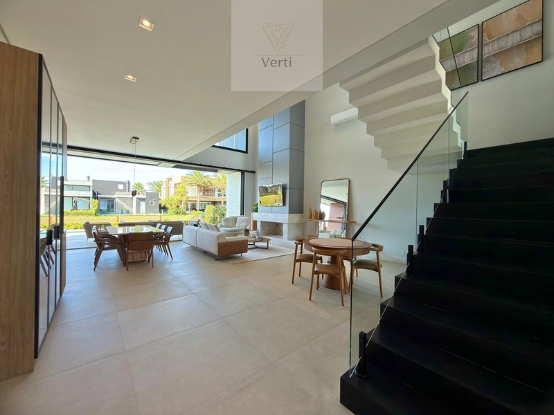 • CASA PREMIUM COM PÉ-DIREITO DUPLO E PISCINA AQUECIDA: 2ª foto da galeria de imagens do imóvel