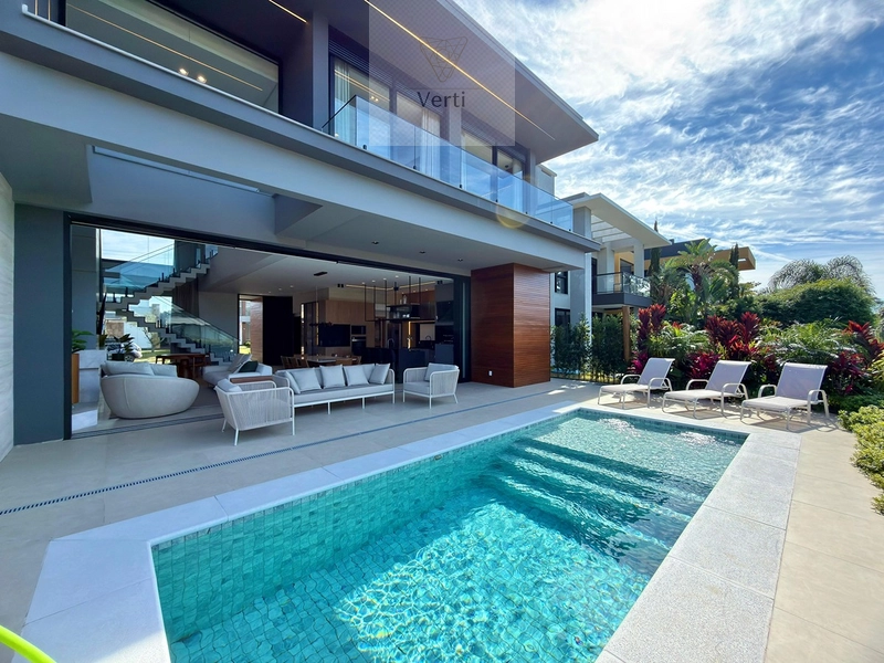 • CASA PREMIUM COM PÉ-DIREITO DUPLO E PISCINA AQUECIDA: 10ª foto da galeria de imagens do imóvel