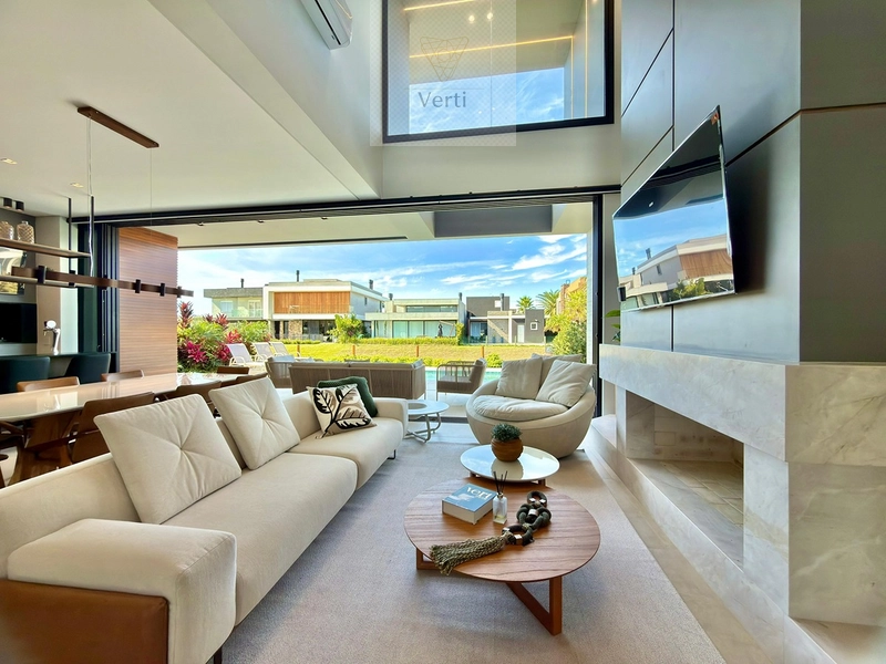 • CASA PREMIUM COM PÉ-DIREITO DUPLO E PISCINA AQUECIDA: 5ª foto da galeria de imagens do imóvel