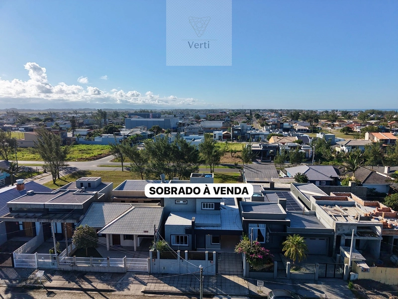 SOBRADO DE ALTO PADRÃO COM PISCINA EM LOCALIZAÇÃO PRIVILEGIADA!: 2ª foto da galeria de imagens do imóvel