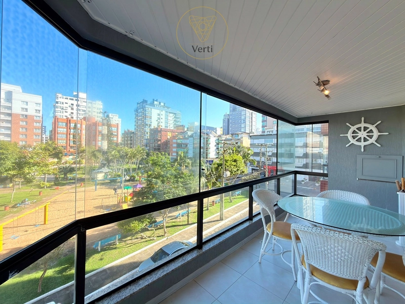 APARTAMENTO COM VISTA ETERNA PARA O MAR E PRAÇA DO FAROL: 7ª foto da galeria de imagens do imóvel