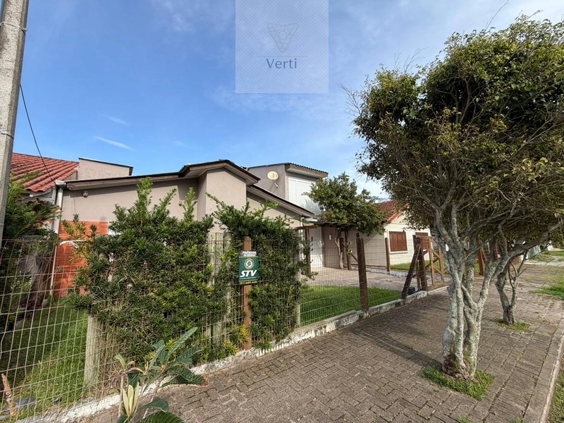 Casa com piscina em Atlântida : 11ª foto da galeria de imagens do imóvel