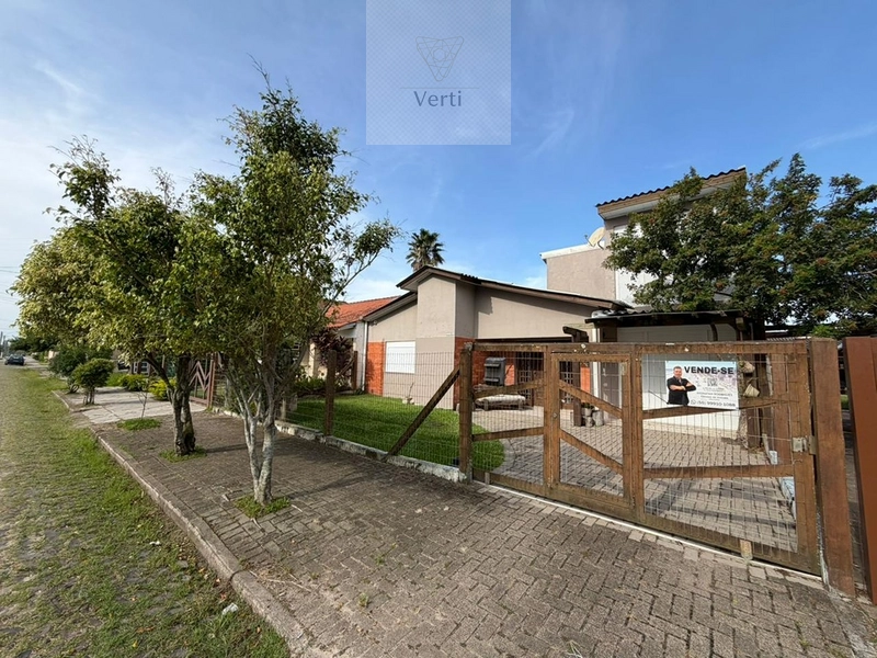 Casa com piscina em Atlântida : 12ª foto da galeria de imagens do imóvel