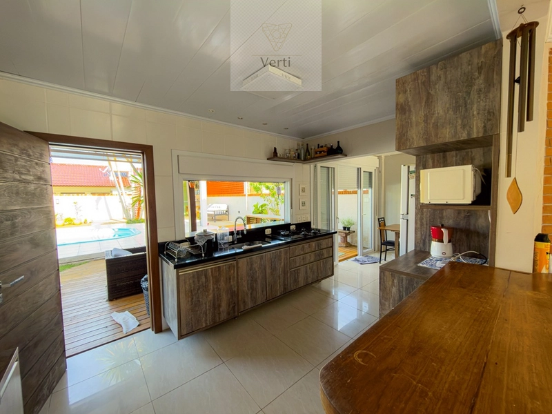 Casa com piscina em Atlântida : 18ª foto da galeria de imagens do imóvel