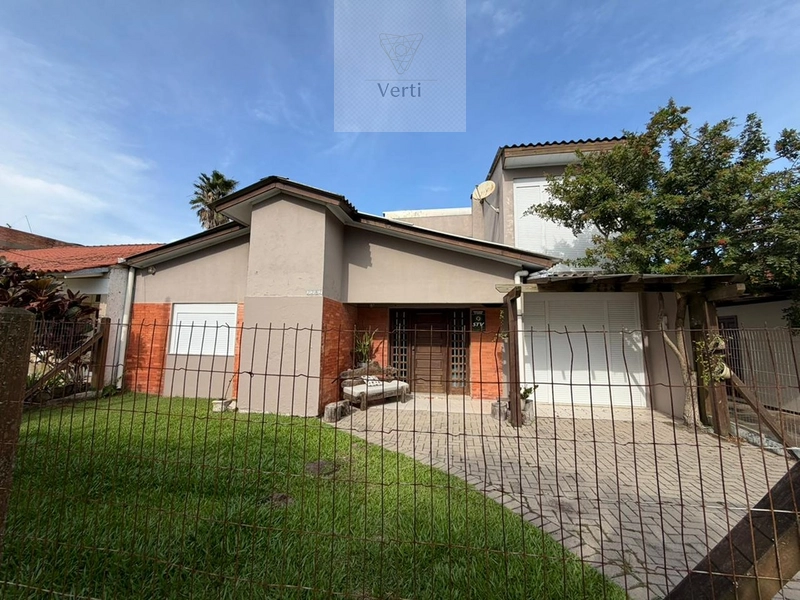 Casa com piscina em Atlântida : 15ª foto da galeria de imagens do imóvel