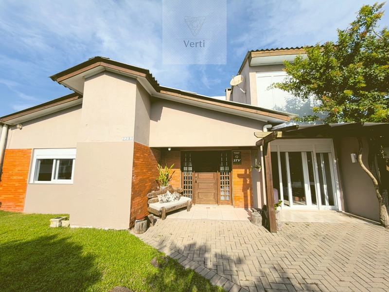 Casa com piscina em Atlântida : 7ª foto da galeria de imagens do imóvel