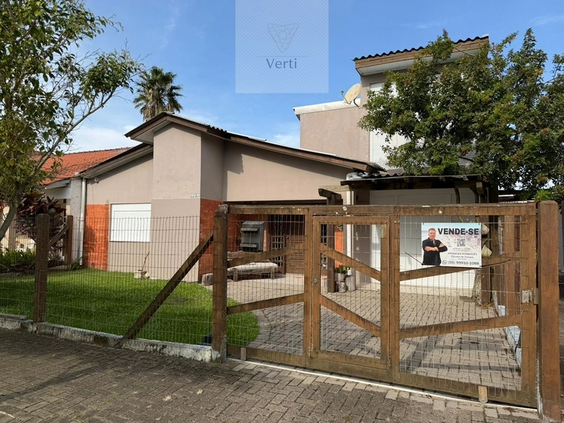 Casa com piscina em Atlântida : 25ª foto da galeria de imagens do imóvel