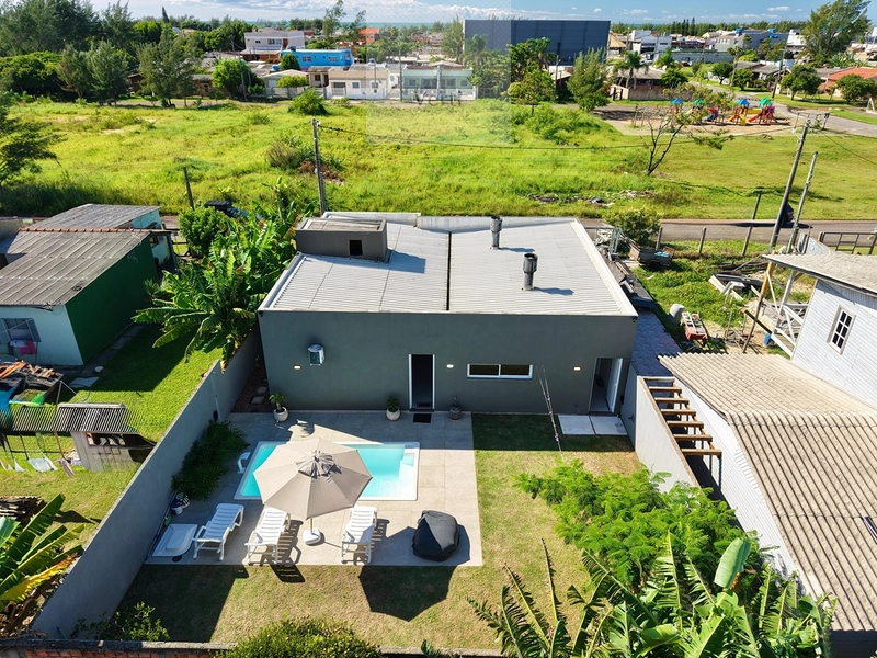 CASA À VENDA EM CAPÃO DA CANOA – CONFORTO E EXCLUSIVIDADE NA ZONA NORTE: 3ª foto da galeria de imagens do imóvel