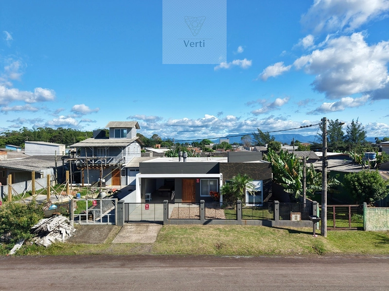 CASA À VENDA EM CAPÃO DA CANOA – CONFORTO E EXCLUSIVIDADE NA ZONA NORTE: 2ª foto da galeria de imagens do imóvel